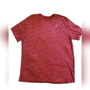 Nike dri fit the Nike Tee red print XL